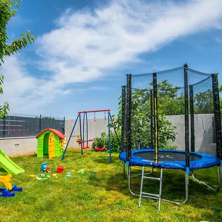 Ferienvilla Mile Fuer 10 Personen In Tatil Evi *